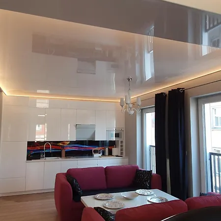 Апартаменты Black&white Skarbowa 2 Parking Лешно