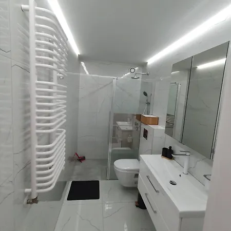 Black&white Skarbowa 2 Parking Apartment