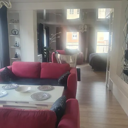 아파트 Black&white Skarbowa 2 Parking 레스노