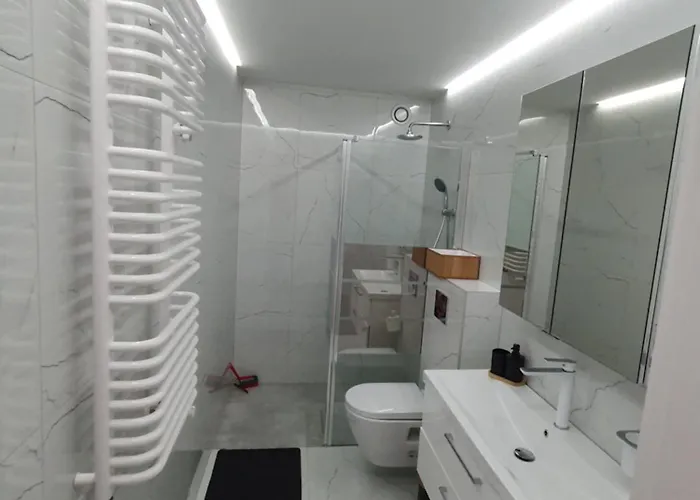 Black&white Skarbowa 2 Parking Апартаменты