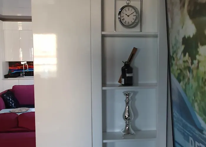 Black&white Skarbowa 2 Parking * Leszno (Greater Poland)