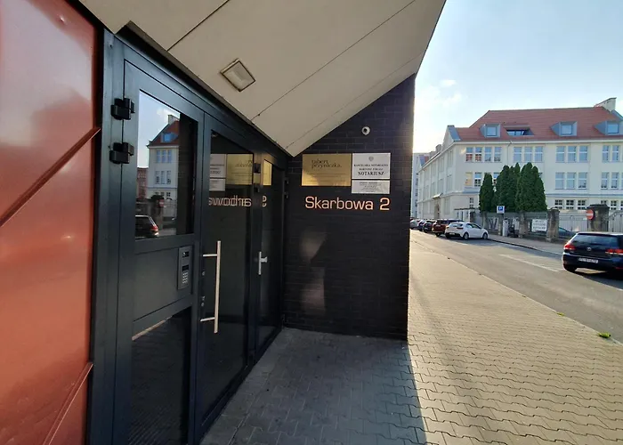 Black&white Skarbowa 2 Parking Leszno (Greater Poland)